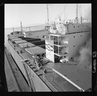[Barco "Nichiho Maru" en el puerto de embarque]
