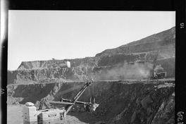 [Operaciones en el exterior del mineral de hierro "El Algarrobo"]