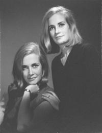 Marcia y Mónica Mosso Pinto