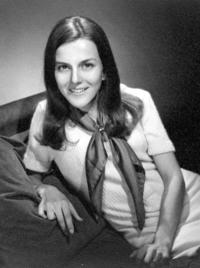 Julia Echeverría D.