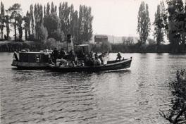 Navegando en Río Bueno, zona Trumao.