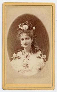 [Mujer joven no identificada]