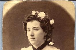 Mujer joven no identificada