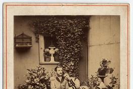 [Pareja en un jardín]