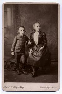 [Niños no identificados]