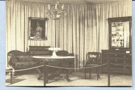 [Mobiliario de la época]