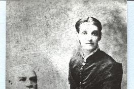 [Benjamín Vicuña Mackenna, acompañado de joven mujer no identificada]