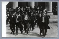 [Ramón Barros Luco al entregar a J. L. Sanfuentes el mando, 23 de dic. de 1915]