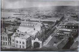 [Llegada de los restos de Dn. Bernardo O'Higgins, Calle de la Victoria, Valparaíso]