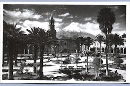 [Iglesia y Plaza de Arequipa]