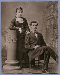[María Luisa Magdalena Santa María Marquez de la Plata, junto a su hermano Ignacio Santa María]