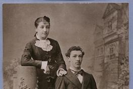 [María Luisa Magdalena Santa María Marquez de la Plata, junto a su hermano Ignacio Santa María]