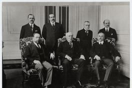 [Juan Luis Sanfuentes Andonaegui sentado al centro con grupo de personas]