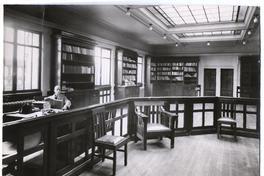 [Biblioteca Nacional 1922. Salones interiores, sección chilena]