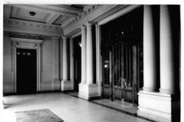 [Biblioteca Nacional. Hall de la entrada principal]