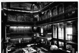 [Biblioteca Nacional. Sala de lectura de la Sala José Toribio Medina, segundo piso]