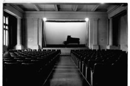 [Biblioteca Nacional. Salón America, de divisan butacas y escenario]