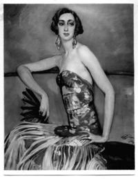 [Violeta Riveros de Arteaga, retrato de medio cuerpo]