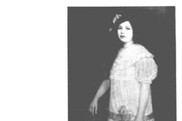 [Gabriela Sánchez de Russian - Mir, retrato de cuerpo entero]