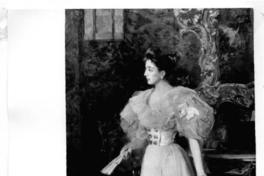 [Elvira Valdés de Errázuriz, retrato de medio entero]