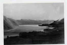 [Vista de lago entre cerros]