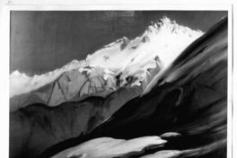 [Cordillera con montañas nevadas]