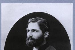 [Augusto Orrego Luco, retrato de medio cuerpo en marco ovalado]