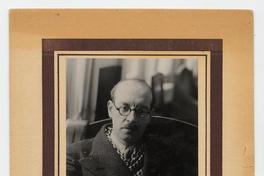 [Guillermo Feliú Cruz, retrato de medio cuerpo]