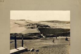 [Vista parcial de una construcción cerca de Dunas]