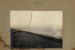 Bajíos [zona de rocas o de arena, que se eleva desde el fondo a la superficie, banco de arena]