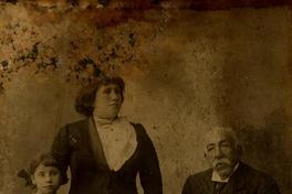 Pascual Ahumada Moreno y familia