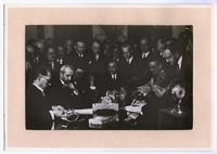 Manuel Rivas Vicuña y otros en una reunión