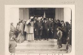 S. E . i comitiva saliendo del Tedeum