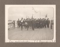 Las autoridades y el presidente Pedro Montt llegando a Punta Arenas
