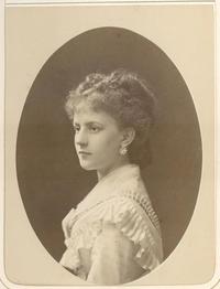 [Retrato de mujer no identificada]