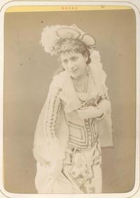 [Mujer no identificada]