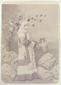 [Mujer no identificada]