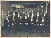 [Bernardino Abarzúa, Luis Arteaga y comandante Fermáz sentados, entre otros]