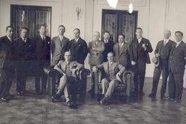 [Retrato de grupo no identificado]