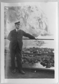 [Aurelio Valdivieso, jefe del resguardo marítimo]