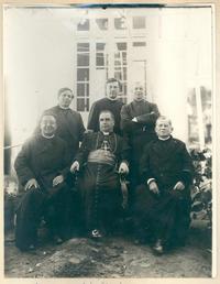 [Rafael Edwards al centro sentado, a su izq. Bernardino Alarguea]