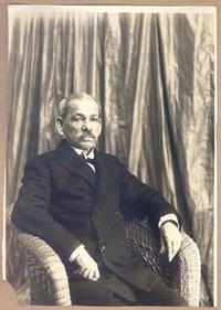 [Washington Allendes, escritor]