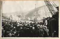 [Regreso voluntario de peruanos al norte, a la derecha se distingue a Agustín Edwards]