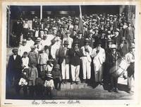 [Nativos de Lluta en una manifestación con su banda de músicos en homenaje a extranjeros que visitaban la zona]