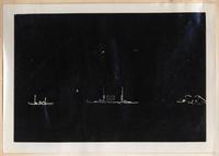 [Barcos no identificados, vista nocturna]