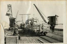 [Cargando mercaderías para ser transportadas a Bahía]