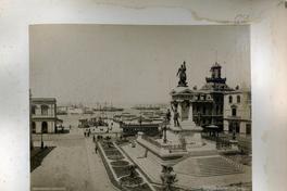 [Monumento a Arturo Prat en Valparaíso]