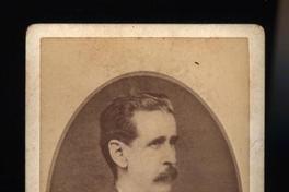 [Retrato de un hombre de medio cuerpo]