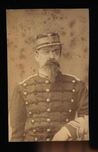 [Tomás Yavar, retrato de medio cuerpo con uniforme]