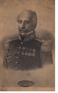 [General Benjamín Viel Gomets, retrato de medio cuerpo con uniforme]
